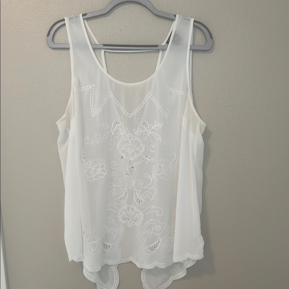 Torrid White Sleeveless Embroidered Women's Top